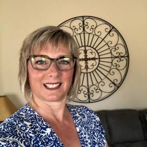 Meet your Posher, Cassandra